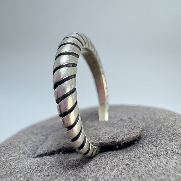 VTG Solid Sterling SIlver 925 Twist Design Half Round Band Ring Size 6 - Picture 2 of 11